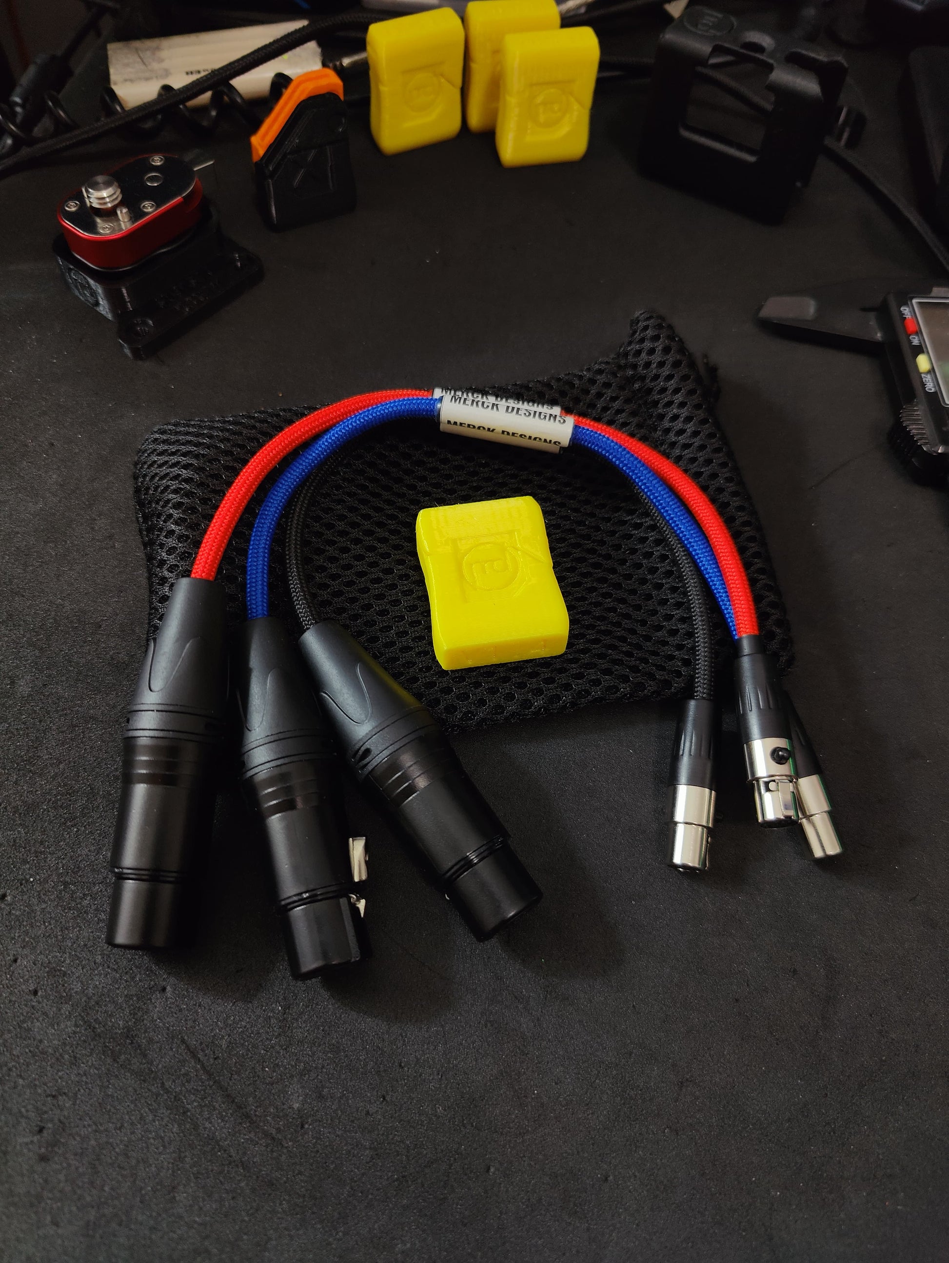 Cable: TA5 (H) <- XLR (H)